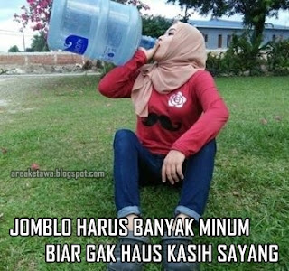 Area Ketawa - 8 Gambar Meme Lucu Tingkah Laku Konyol Cewek Hijabers Bikin Ketawa Ngakak.4