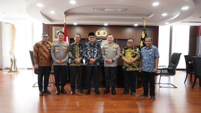 Perkuat Sinergi dan Kolaborasi, Wako Hendri Septa Kunjungi Kapolda Sumbar yang Baru