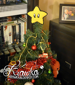 Krawka: Crochet Christmas Tree Ornaments: Snowman, Reindeer, Angels, Santa and Santa's hot wife with the Mario Star on top of the tree.