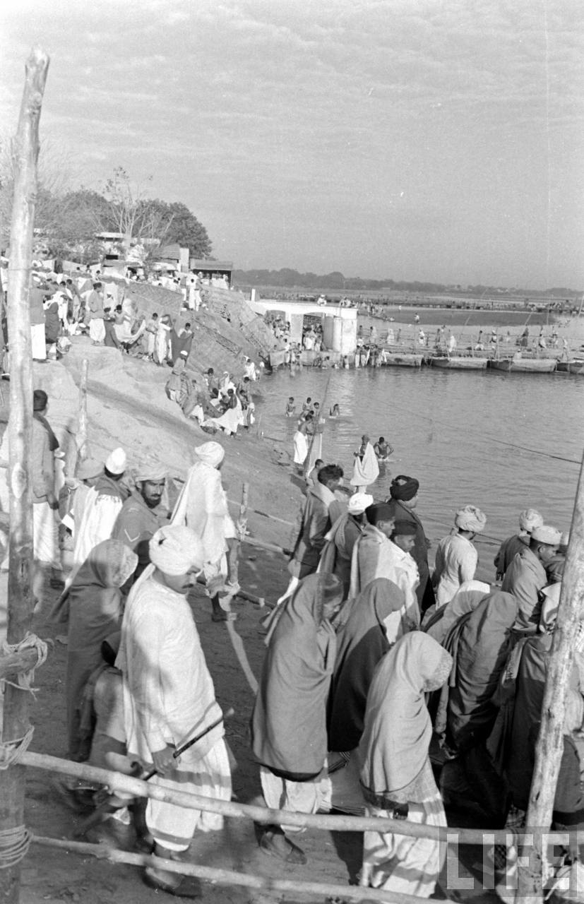 Maha-Yagya (Yajna or Yagna) Performed for World Peace during World War II on Banks of River Yamuna, Delhi, India | Rare & Old Vintage Photos (1944) - Part 2