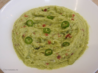 Guacamole reteta de casa cu avocado ceapa usturoi ardei iute rosii cherry sare retete de post salate mancare gustare pasta vegan mexic salata,