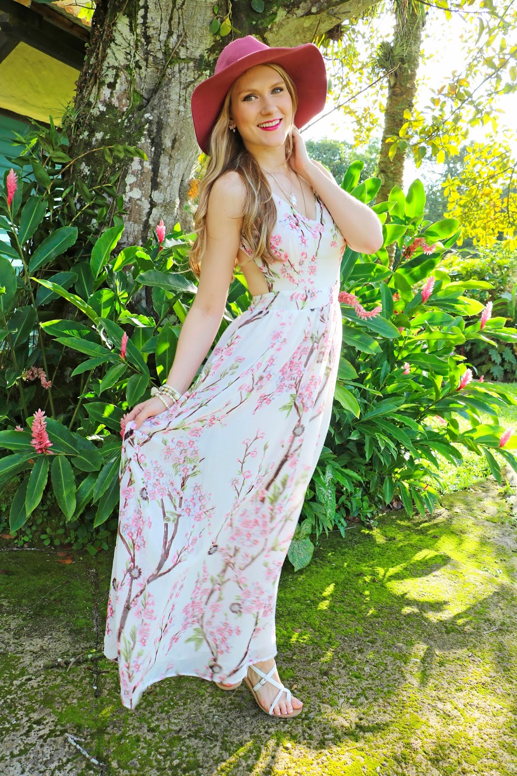 Beautiful floral maxi dress for Spring!
