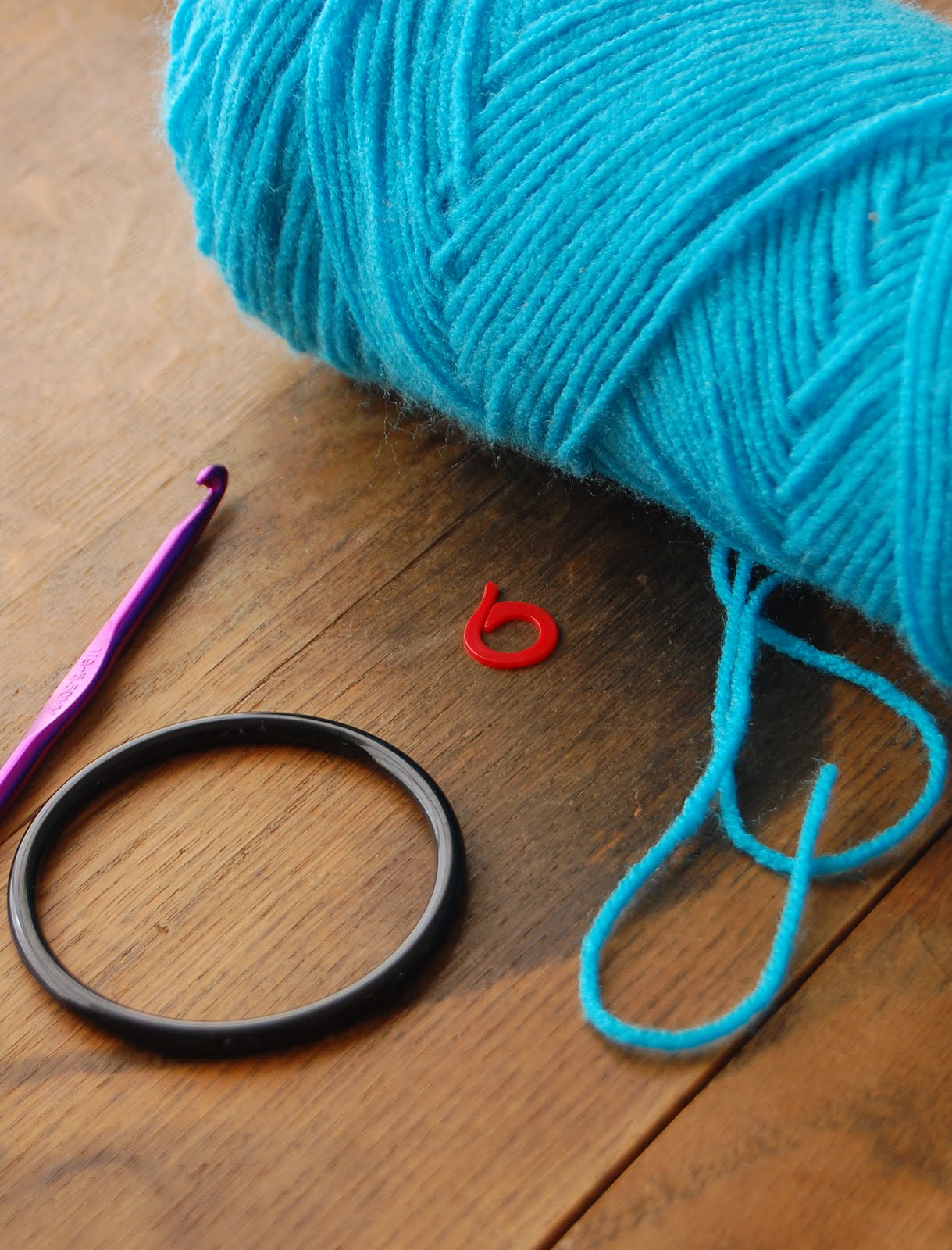 How to crochet around a plastic ring - Highland Hickory Designs - Tutorial