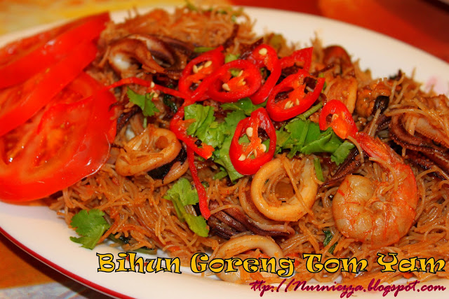 Our Journey Begins: Bihun Goreng Tomyam