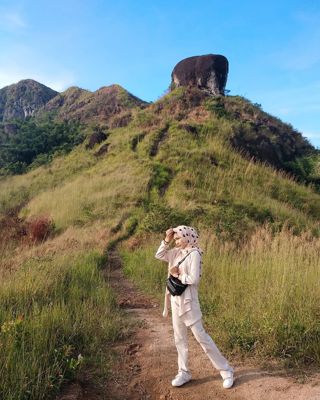 Bukit Batu Manda Belubus Payakumbuh