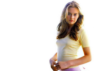 Free wallpapers without watermarks of Alicia Silverstone at Fullwalls.blogspot.com