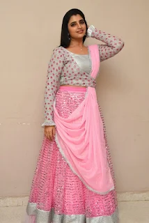 Anchor Syamala beautiful looks in pink dress photoshoot