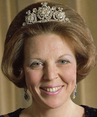 diamond tiara netherlands queen emma beatrix