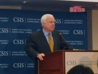 Thượng nghị sĩ John McCain phát biểu tại hội thảo ở Washington ngày 14/5/2012.