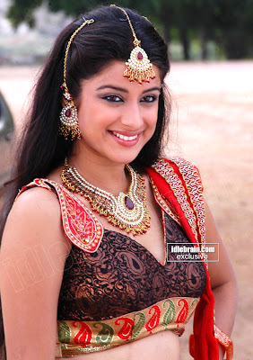 Cute and Lovely Telugu MASALA HOT Actress MADHURIMA Photo Gallery