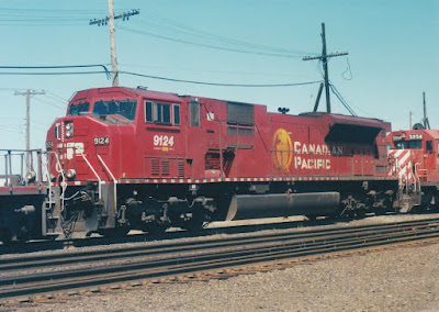 Canadian Pacific SD9043MAC #9124 in Vancouver, Washington, in December 2001