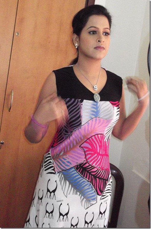 sadhika venugopal new photoshoot