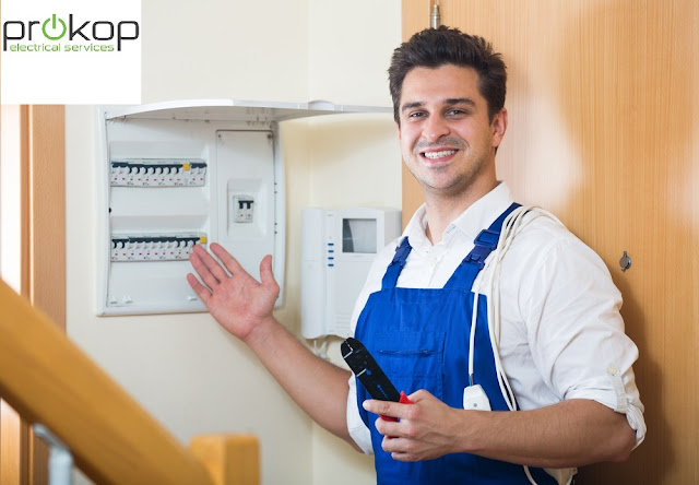 How to Choose the Right Electrician for Your Home?