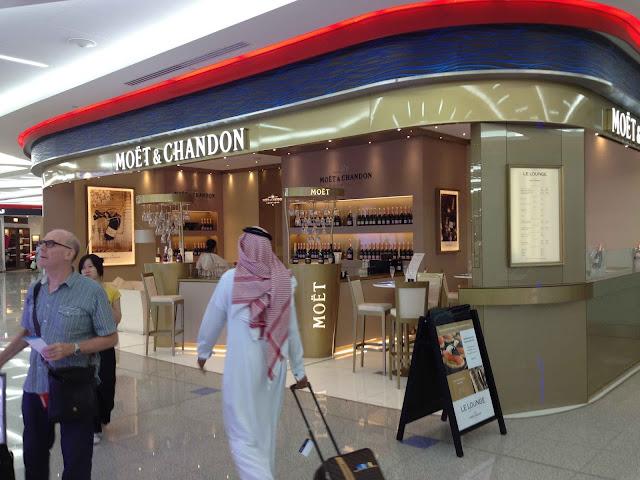 Dubai Airport Welcome Terminal 3 - 5