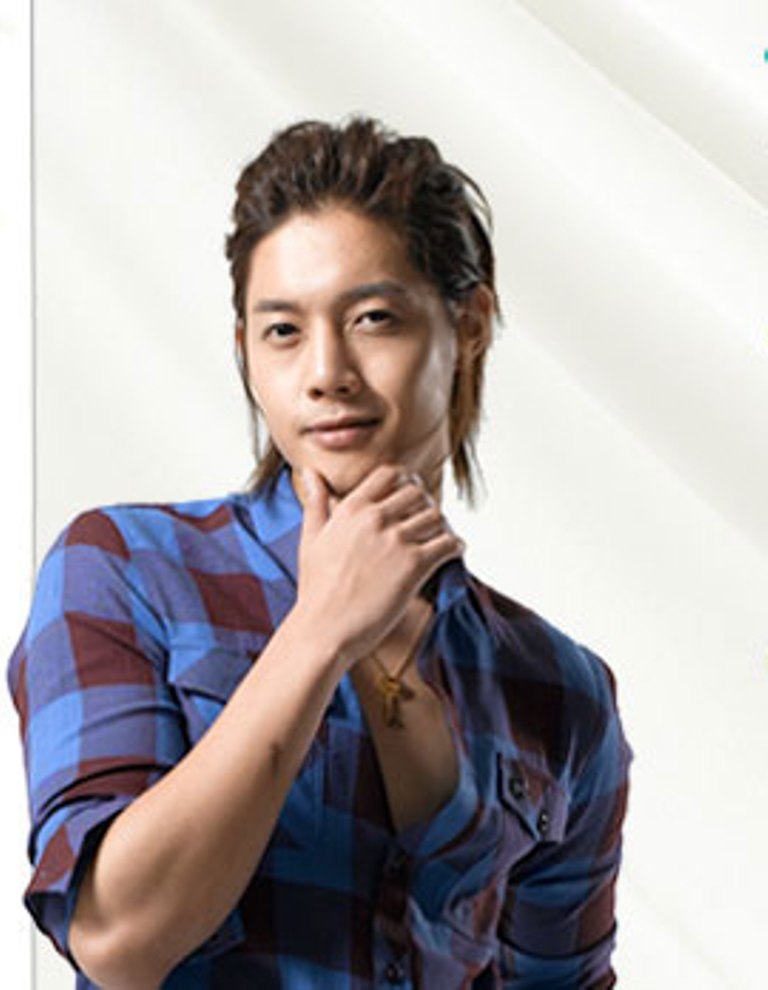 Foto Kim Hyun Joong  XTRA TWO