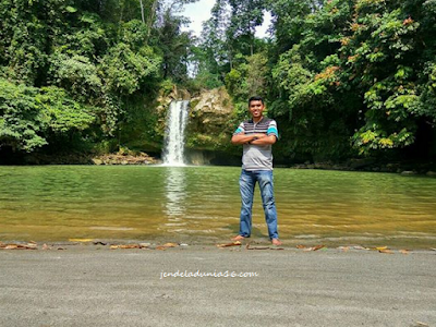 [http://FindWisata.blogspot.com] Mari Berwisata Ke Air Terjun Tarungggang, Air Terjun Yang Memiliki Pasir Putih