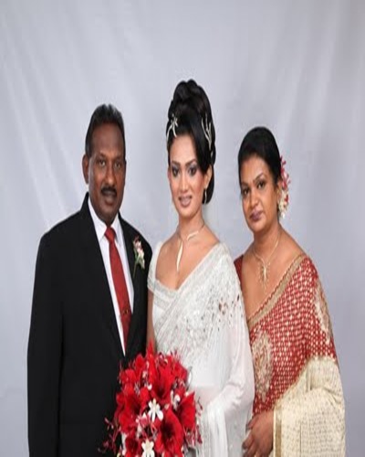 Nadini Premadasa - Sri Lankan Cute Female Singer Wedding Pics