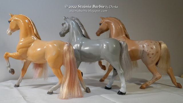 Gloria's doll horse with Barbie horses