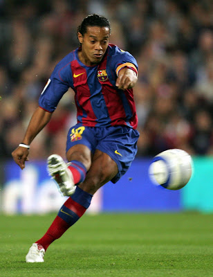 Ronaldinho de,ronaldinho wallpapers,ronaldinho soccer player,ronaldinho football player,ronaldinho fc barcelona