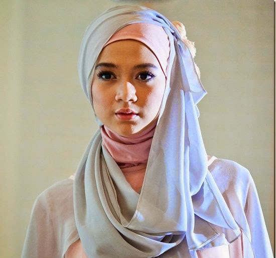 Tips Memilih Jilbab Sesuai Warna Kulit JALLOSI