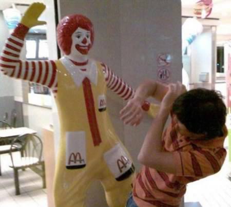 foto lucu Ronald McDonal