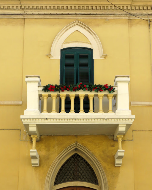 Balcony with Christmas decorations, Borgo dei Cappuccini, Livorno