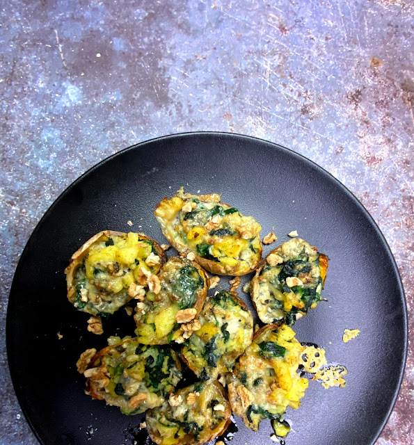 Gebackene Kartoffeln mit Spinat-Gorgonzola-Füllung