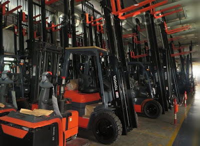 xe nâng forklift toyota 0984942247