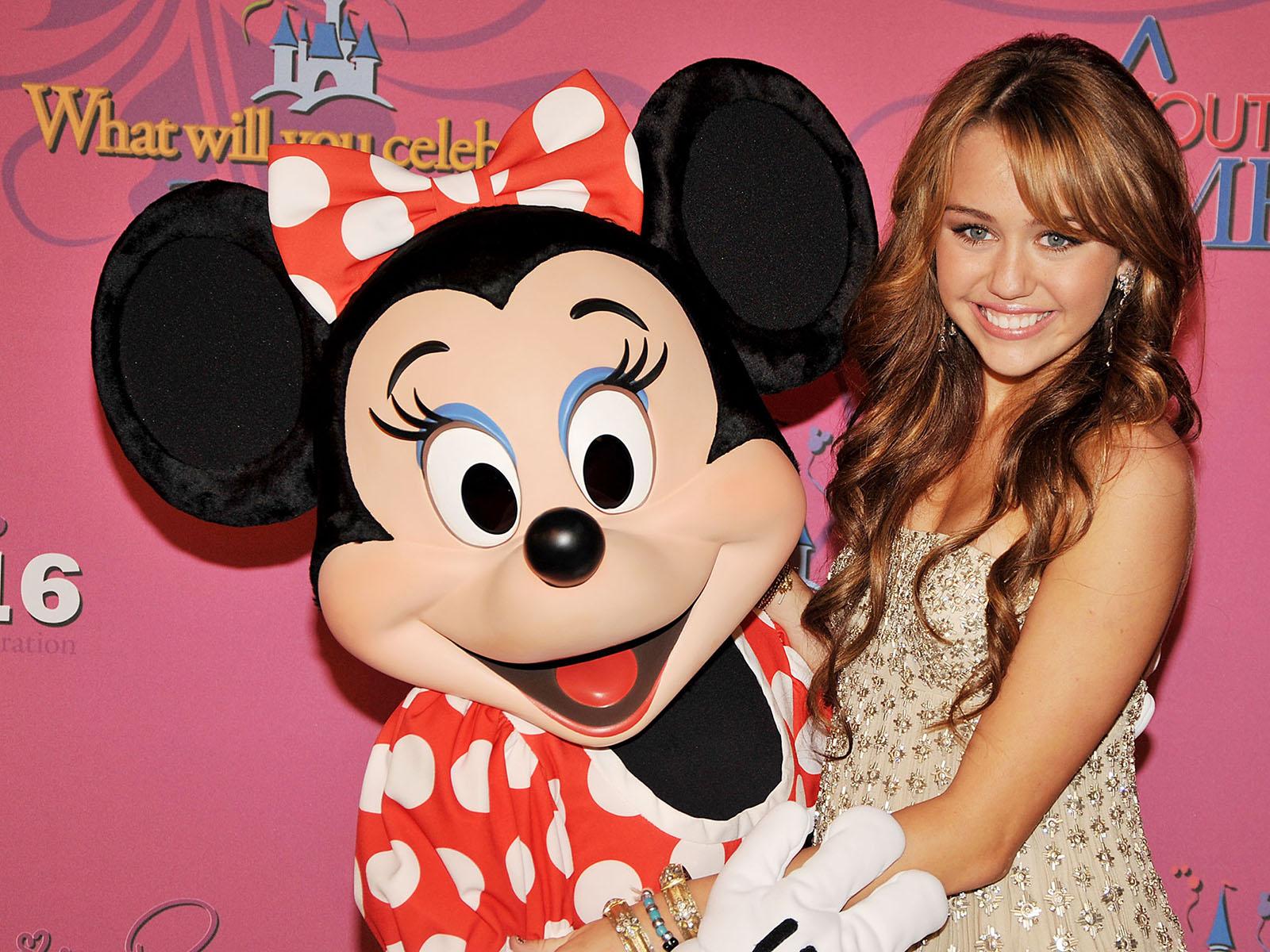 Miley Cyrus Wallpapers