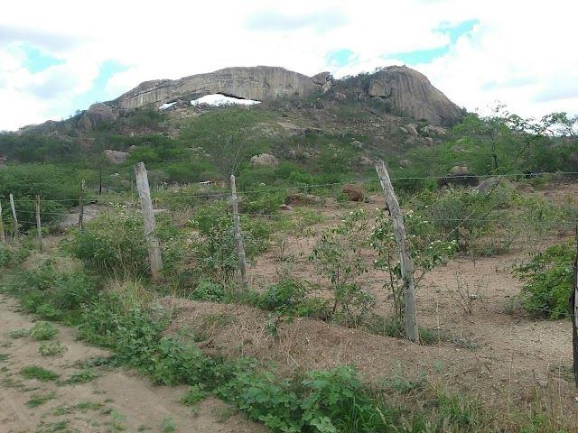 PEDRA FURADA EM VENTUROSA: UM PATRIMÔNIO HISTÓRICO DOS PERNAMBUCANOS