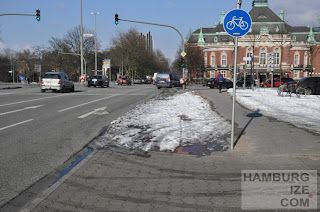 Radweg-"Winterdienst" Holstenstraße / Johannes-Brahms-Platz