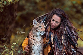 Mujer rusa adopta lindos gatitos linces y se convierte en una sensación en Internet