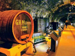 Pictures of France: G.H. Mumm champagne cellar in Reims