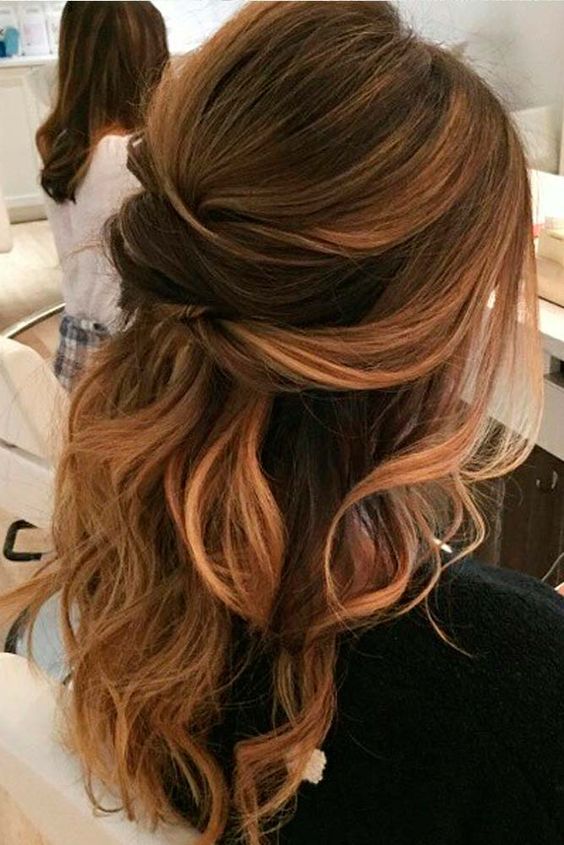 Glorious Loose Hairstyle for Holiday Time
