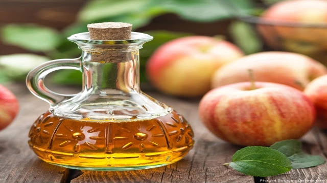 Acne treatment with apple cider vinegar