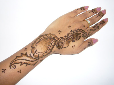 valentines day mehndi design in hands