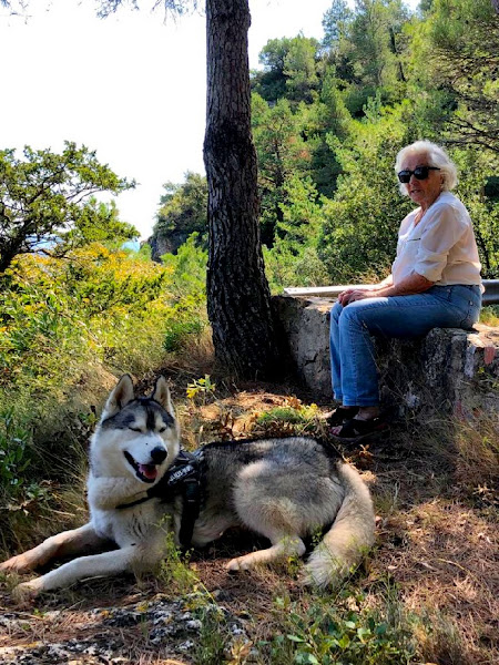 Mercè Palau i Baquero con su perro