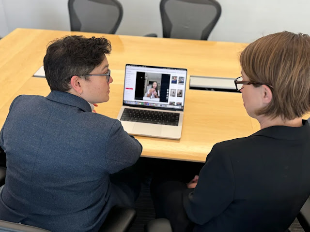 La autora principal, Dra. Tara Lagu (izquierda), y la autora correspondiente, Dra. Molly Hales (derecha), revisan un video de TikTok del estudio.
