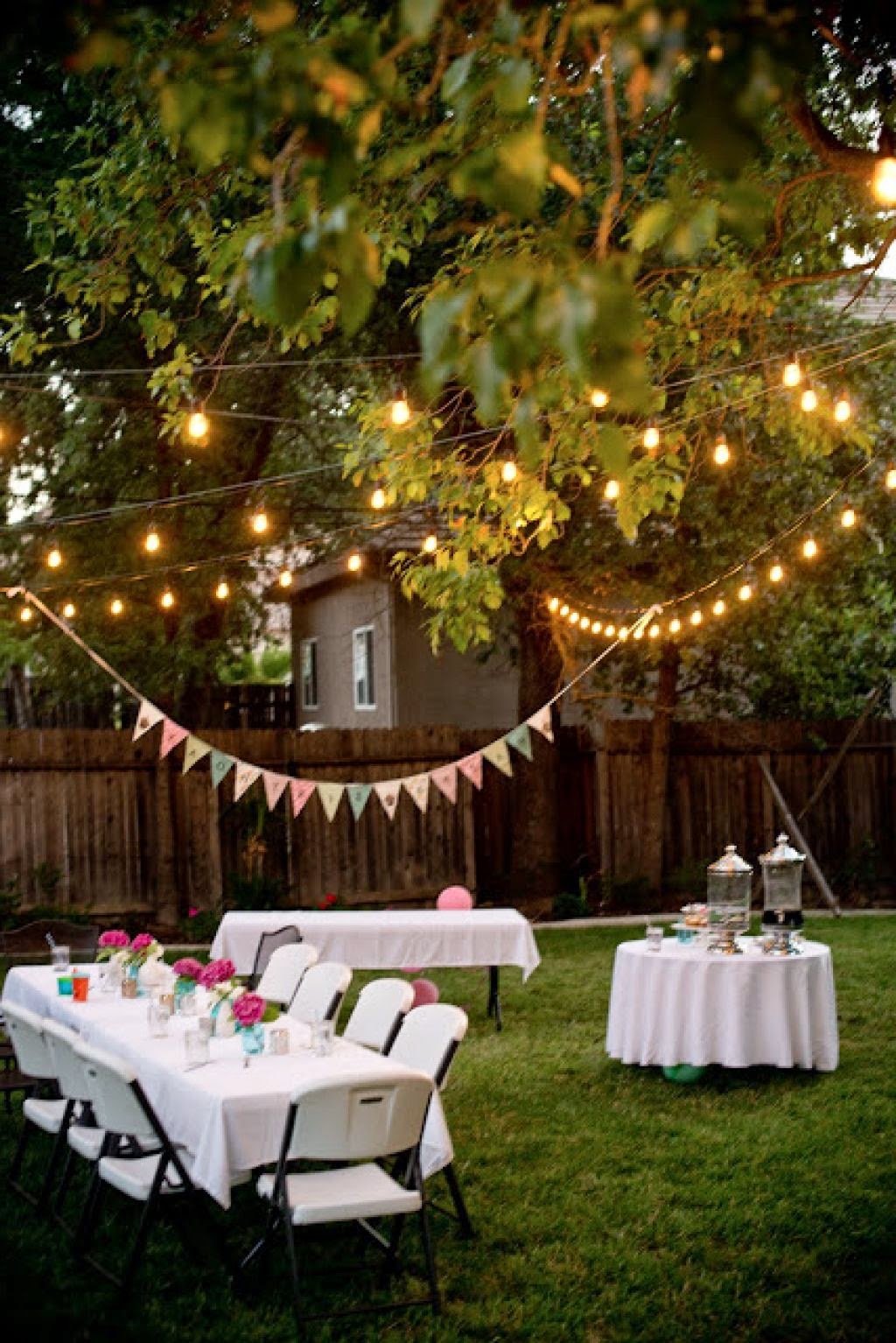 Enjoy a year-end party in the backyard