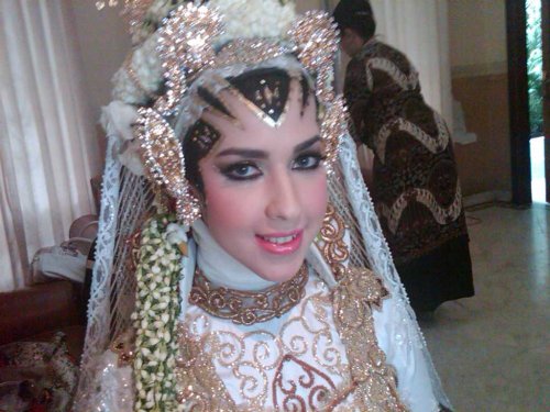 Baju Pengantin  Adat Madura hairstylegalleries com