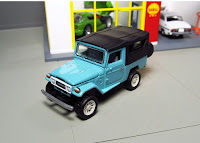 Johnny Lightning Classic Gold Collection: '80 Toyota Land Cruiser