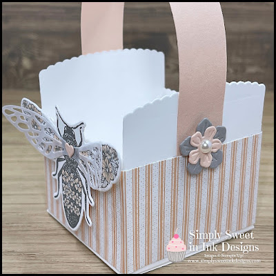 Try out this fun way to use the Mini Envelopes dies to make a treat box with the Queen Bee bundle!