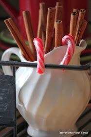 12 days of christmas Hot Cocoa Station http://bec4-beyondthepicketfence.blogspot.com/