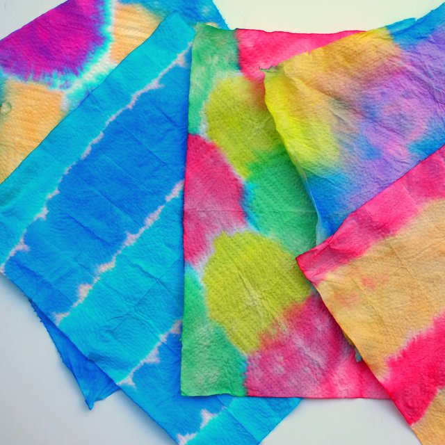 Dip Dye Art with Kids- A great alternative to tie dying this summer!