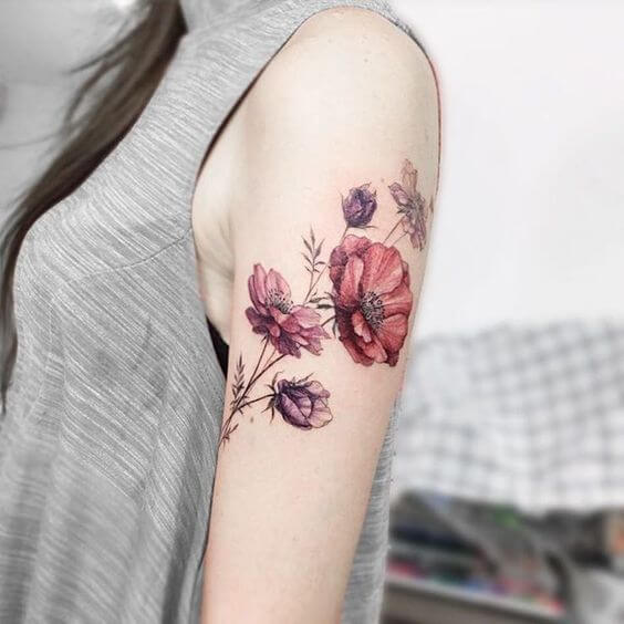 Tatuagens chiques femininas: + de 30 modelos para quem ama flores