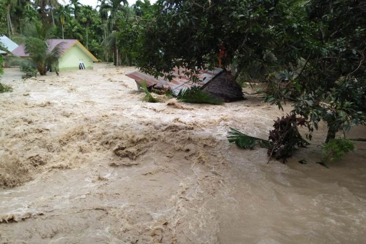 Banjir Bandang Hantam Muara Enim, 3 Rumah Hanyut Terbawa Arus