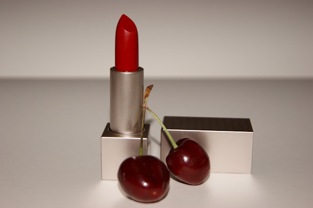 Look Beauty Loud Lips Lipstick in Cherry Bomb
