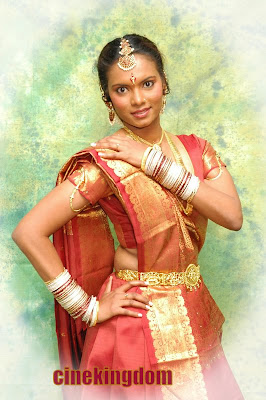 South Aunties Belly Show in Transperant Saree http://rkwebdirectory.com  
