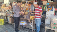 Perangi Premanisme! Bhabinkamtibmas Ende Ajak Pedagang Berani Melapor
