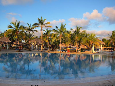 Playa Pesquero poolside